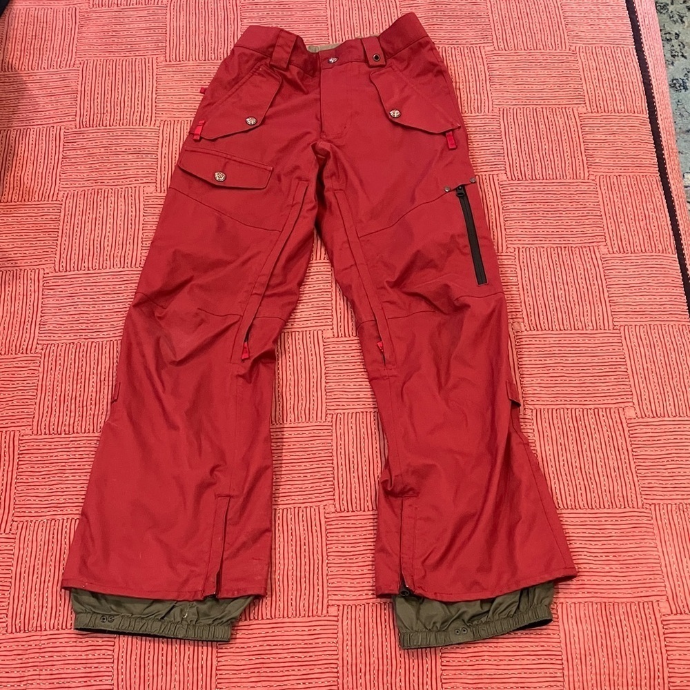 Burton Women’s size XXS snowboard / ski pants The Whites Collection - burgundy